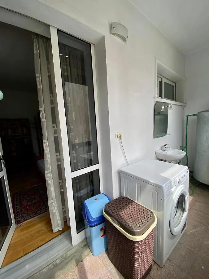 Your Tidy & Affordable Base In Tirane! Apartment